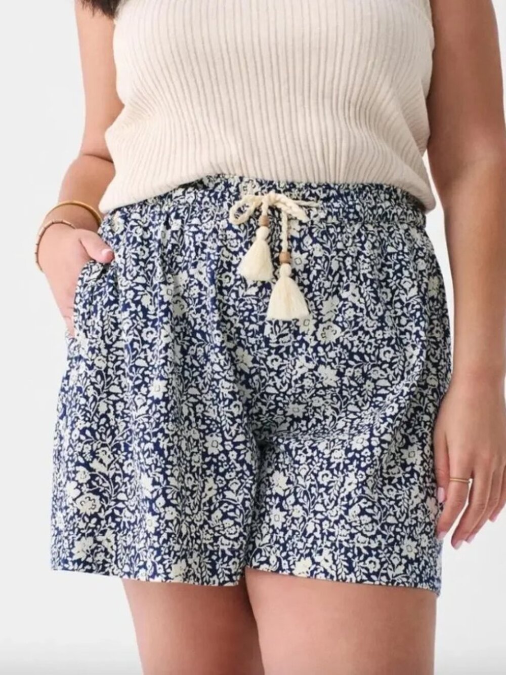 Faherty Marina Navy & White Floral Seersucker Drawstring Shorts Size M